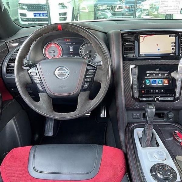 للبيع نيسان باترول نيسمو موديل 2021 ابيض تحت الضمان في ابوظبي