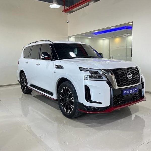 للبيع نيسان باترول نيسمو موديل 2021 ابيض تحت الضمان في ابوظبي