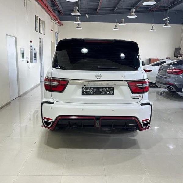 للبيع نيسان باترول نيسمو موديل 2021 ابيض تحت الضمان في ابوظبي