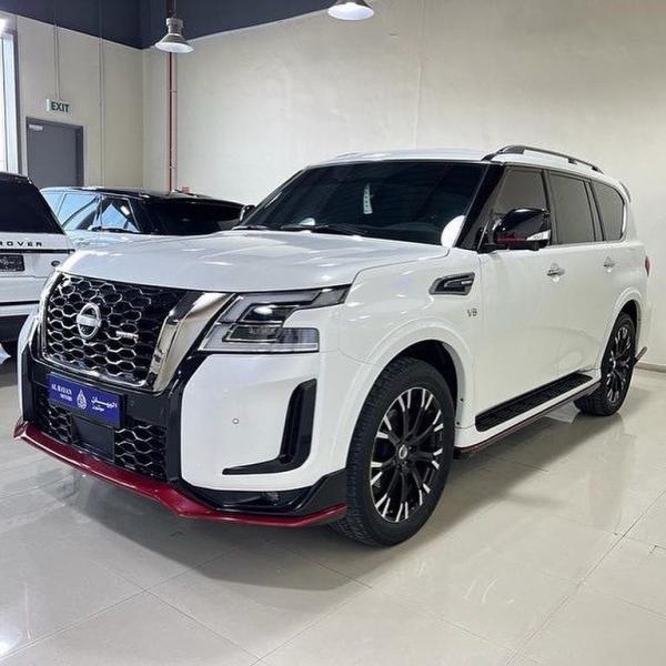 للبيع نيسان باترول نيسمو موديل 2021 ابيض تحت الضمان في ابوظبي