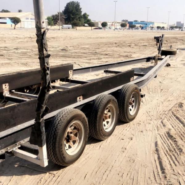 للبيع عربانه امريكيه ألمنيوم هفي ديوتي ٣ اكسل ٦ تواير في ابوظبي
