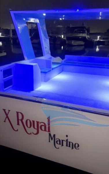 للبيع عوامه موديل 2023 من x royal marine الطول 5.5 متر العرض 3.5 متر