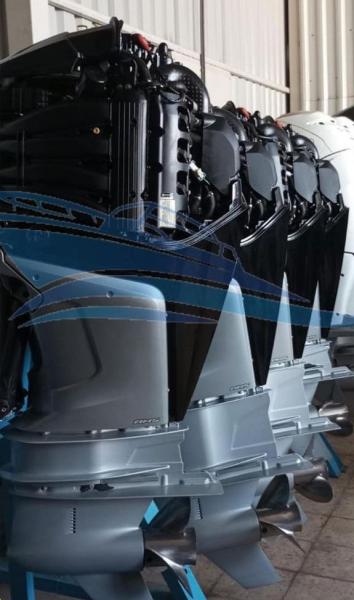 للبيع 4 محركات ميركوري 300 v8 طقم موديل 2019 مع كامل اغراضها