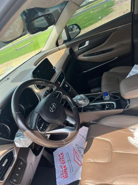 للبيع هيونداي سانتافيه موديل 2020 V6 رقم واحد