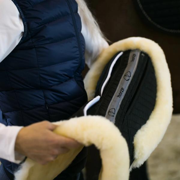 للبيع وسادة تصحيح جلد الغنم من eQuestri لمستلزمات الفروسية