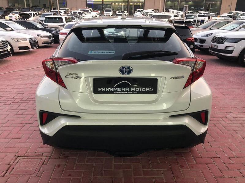 للبيع تويوتا CH-R هايبرد V4 2.0L حصان 144 موديل2023 في ابوظبي