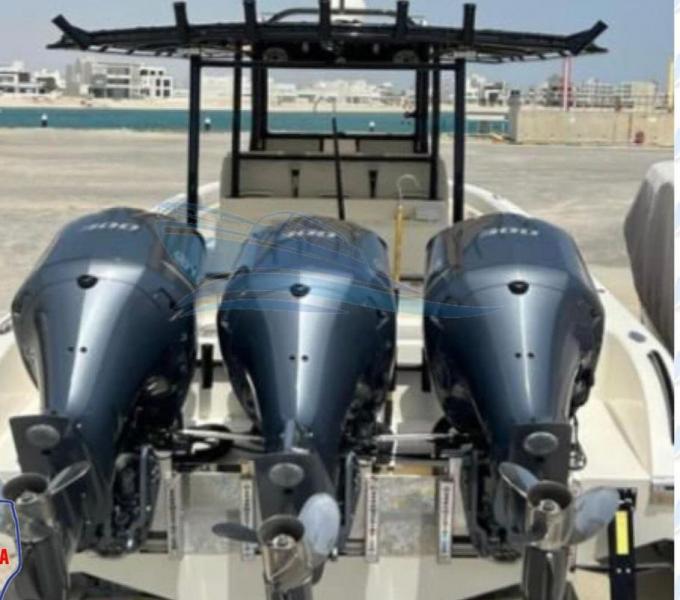 للبيع ثلاث محركات ياماها الحجم 300 موديل 2022 مع جميع أغراضها