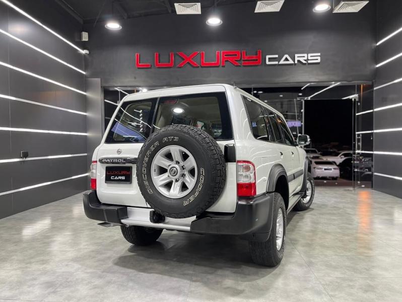 للبيع نيسان فتك Vtc 4800 موديـل 2004 ابيض المسعود
