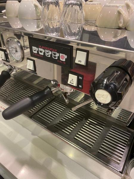 للبيع مكينة لامرزوكو la Marzocco linea Classic AV, in 2-Group