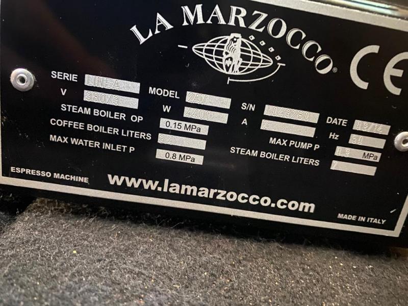 للبيع مكينة لامرزوكو la Marzocco linea Classic AV, in 2-Group