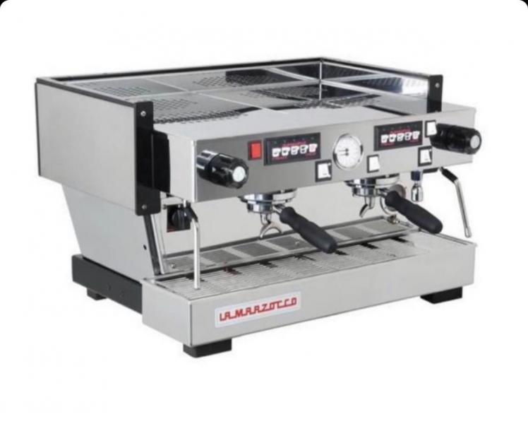 للبيع مكينة لامرزوكو la Marzocco linea Classic AV, in 2-Group