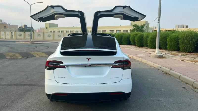 للبيع تيسلا X موديل 2020 خليجي فل اوبشن