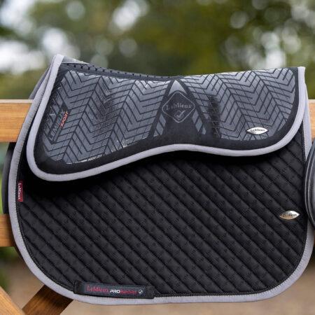 للبيع نصف وسادة LeMieux Grip من Equistore.me لمعدات الفروسية