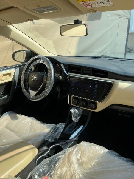للبيع توياتا كورولا موديل 2019 مكينه 1.6 فيها مثبت سرعه و بلوتوث