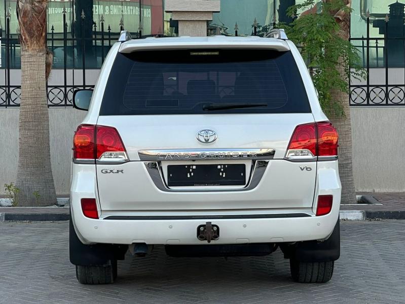للبيع تويوتا لاند كروزر جي اكس ار V6 موديل 2014 خليجية فل ابشن رقم 1