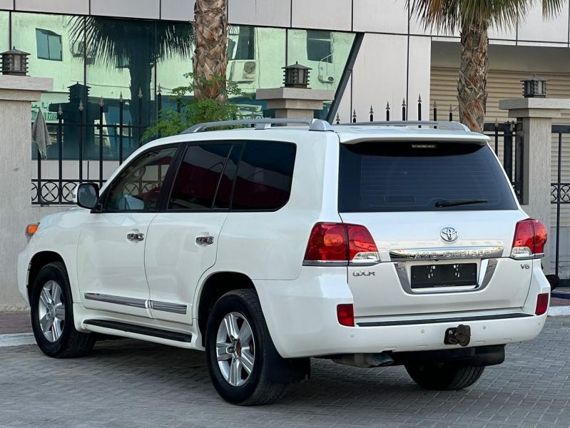 للبيع تويوتا لاند كروزر جي اكس ار V6 موديل 2014 خليجية فل ابشن رقم 1