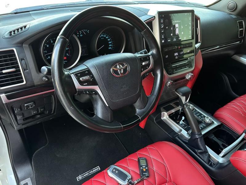 للبيع تويوتا لاند كروزر VXR V8 موديل 2008 محول 2021 خليجية