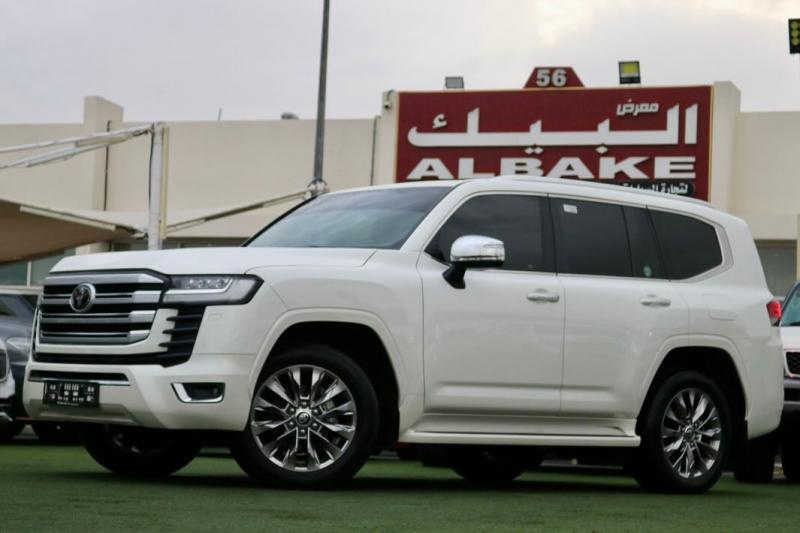 للبيع تويوتا لاندكروزر (ڨي إكس أر) موديل 2022 V6 خليجية تحت الضمان