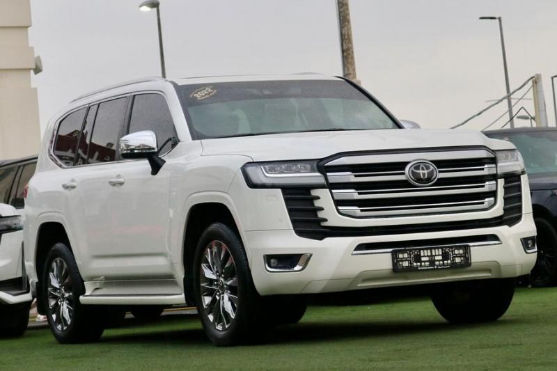 للبيع تويوتا لاندكروزر (ڨي إكس أر) موديل 2022 V6 خليجية تحت الضمان
