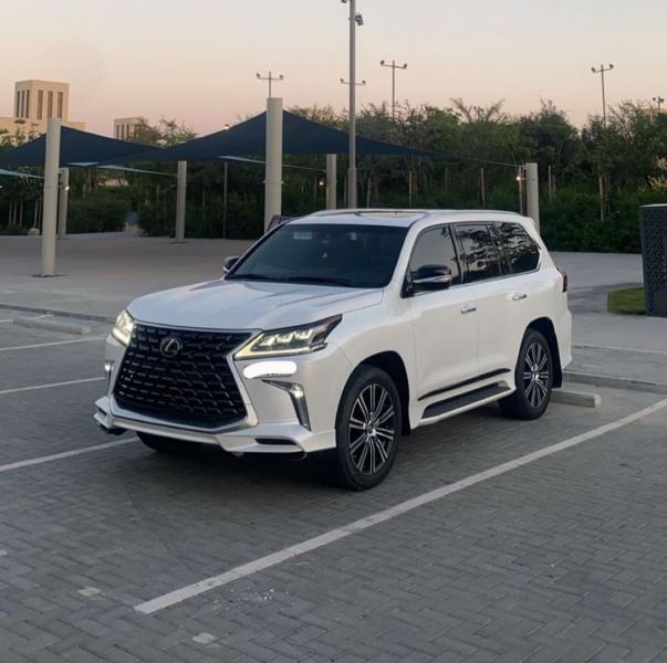 للبيع لكزس LX570 وارد الفطيم موديل 2021 سقنجر فول اوبشن في ابوظبي