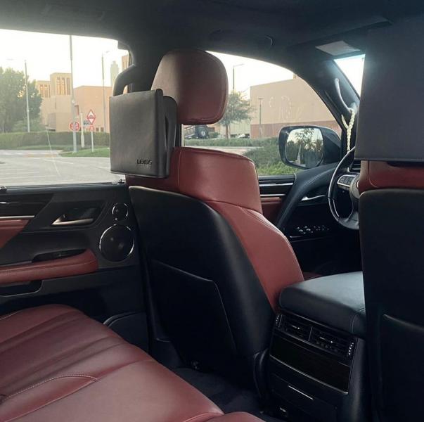 للبيع لكزس LX570 وارد الفطيم موديل 2021 سقنجر فول اوبشن في ابوظبي