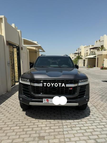 للبيع توياتا لاندكروزر GR موديل 2022 الفطيم