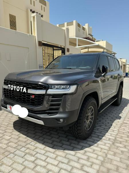 للبيع توياتا لاندكروزر GR موديل 2022 الفطيم