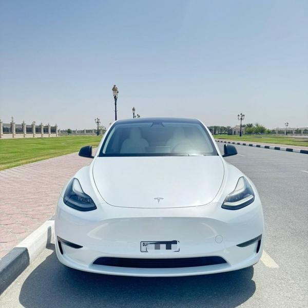 للبيع tesla model Y performance موديل 2023 خليجي