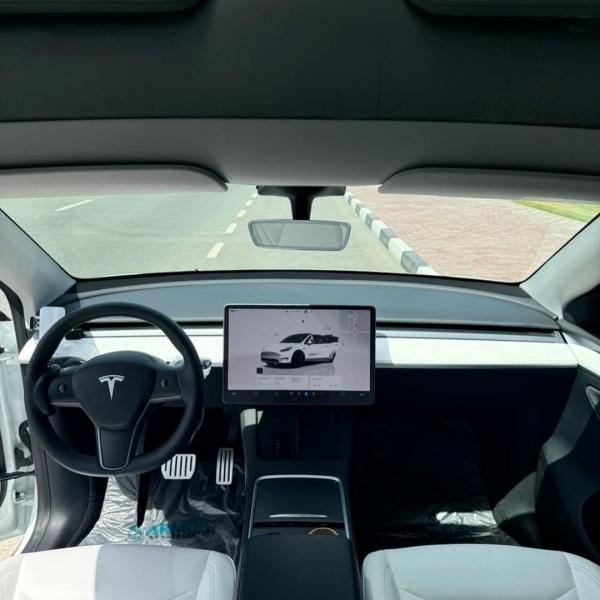 للبيع tesla model Y performance موديل 2023 خليجي