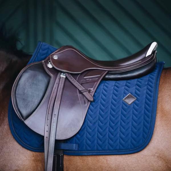 للبيع وسادة سرج القفز من كنتاكي فيشبون من equistore.me لمستلزمات الخيل