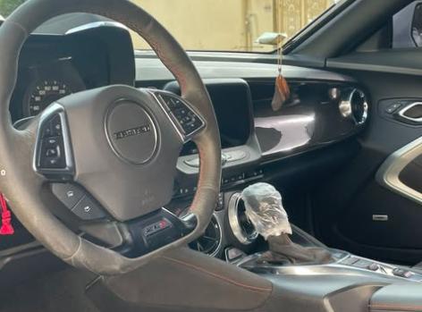 للبيع كومارو zl1 - 6.2 لتر سوبرتشارج 8 سلندر موديل 2020 خليجي