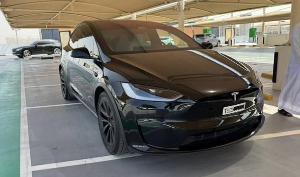 للبيع تسلا موديل اكس 2024