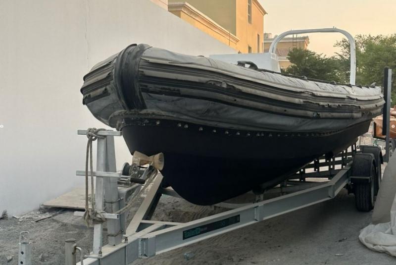 للبيع قارب مطاطي من شركة asis