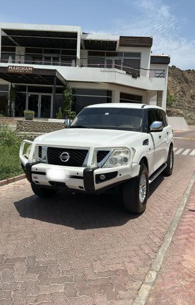 للبيع نيسان باترول SE V8 موديل 2012 المكينة الصغيره