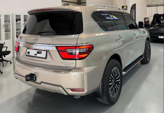 للبيع نيسان باترول بلاتينيوم V8 موديل 2023