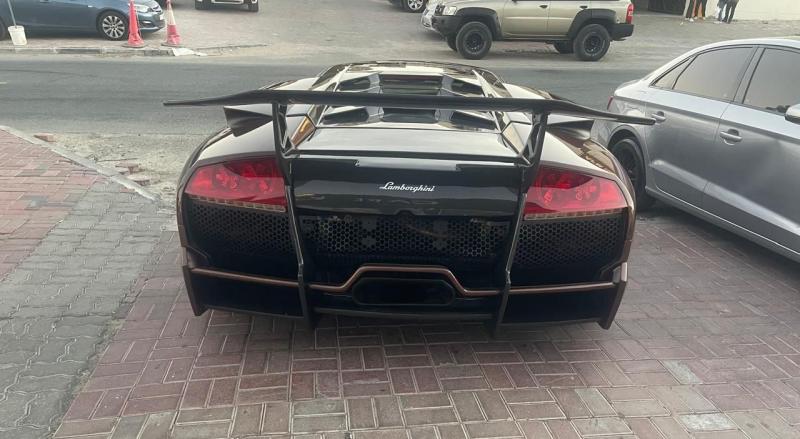 For sale Lamburgini murchilago LP640-4 model 2009 GCC spec special made 1 of 1