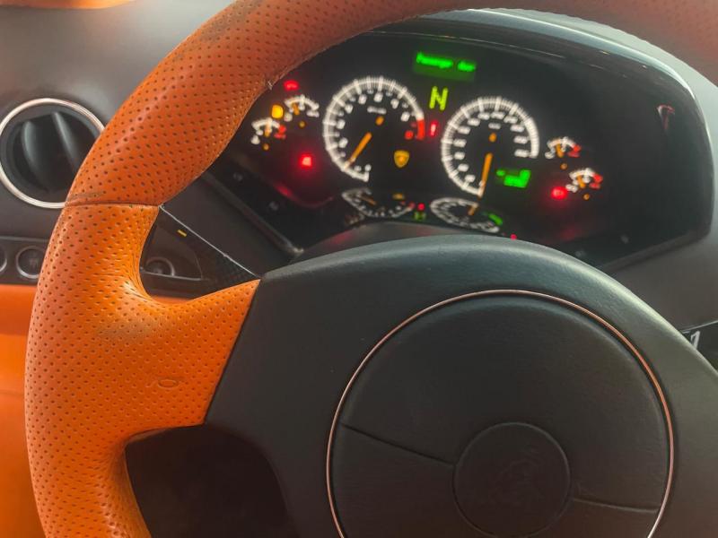For sale Lamburgini murchilago LP640-4 model 2009 GCC spec special made 1 of 1