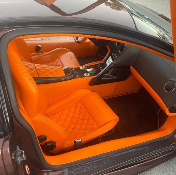 For sale Lamburgini murchilago LP640-4 model 2009 GCC spec special made 1 of 1