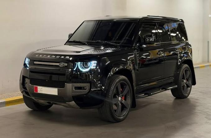 للبيع ديفندر X داينامك P400 أعلى فئة V6 موديل 2021 وارد كلين تايتل