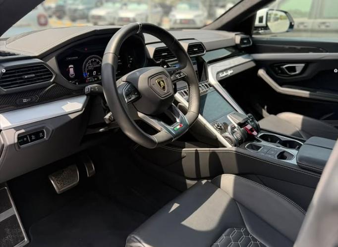 Lamborghini urus 2022 model