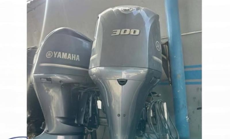 للبيع طقم ثلاث مكاين ياماها 300