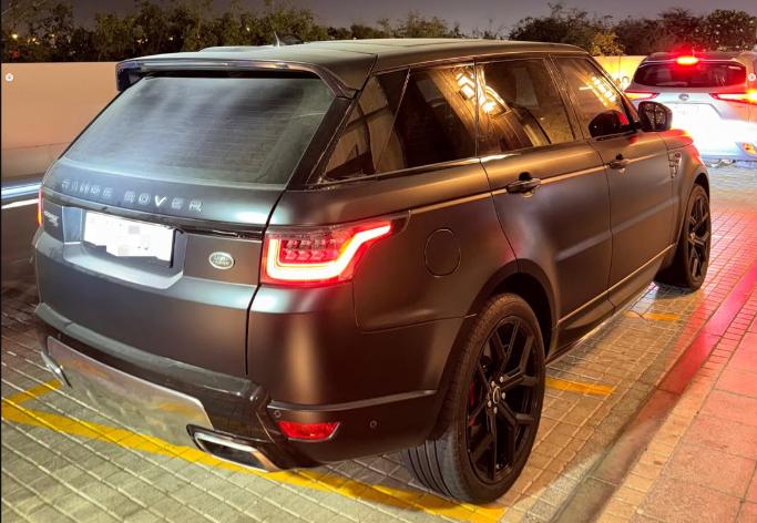 للبيع لاند روفر P400 V6 سوبرتشارج موديل 2019