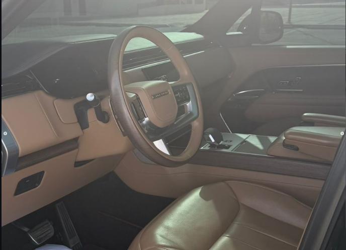 للبيع رنج روفر موديل 2024 HSE P400 V6
