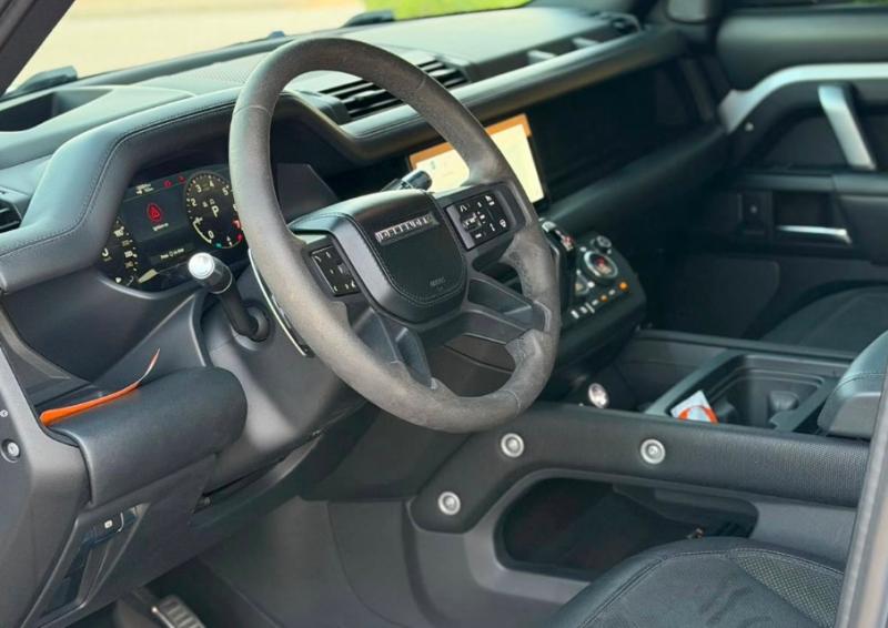 للبيع دفندر V8 خليجي الطاير موديل 2022