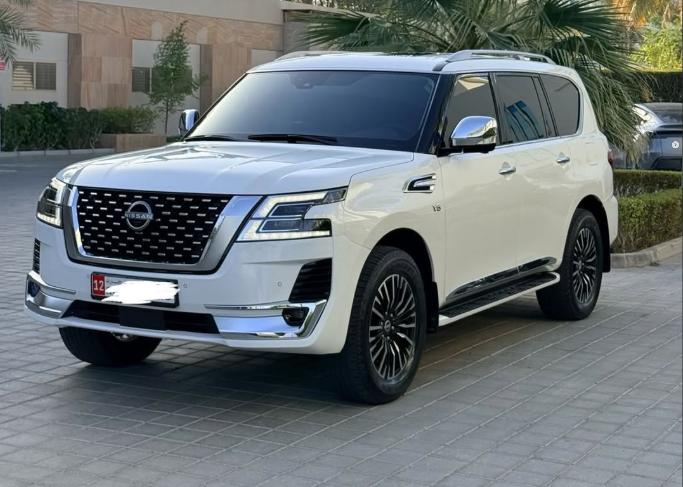 للبيع نيسان بلاتينيوم موديل 2023