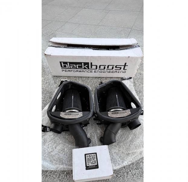 للبيع انتيك مرسيدس Black Boost 63 يركب على مكاين M157 