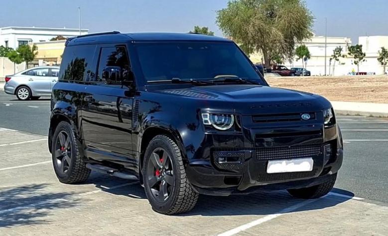 للبيع ديفيندر HSE P400 موديل 2024 خليجي الطاير