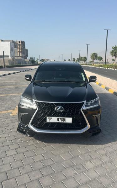 للبيع لكزس LX570 موديل 2018 فل اوبشن خليجي 
