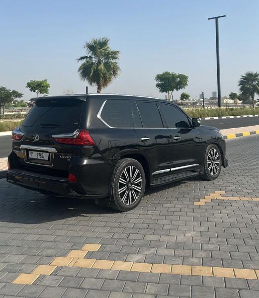 للبيع لكزس LX570 موديل 2018 فل اوبشن خليجي 
