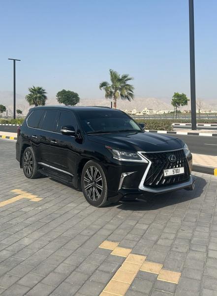 للبيع لكزس LX570 موديل 2018 فل اوبشن خليجي 